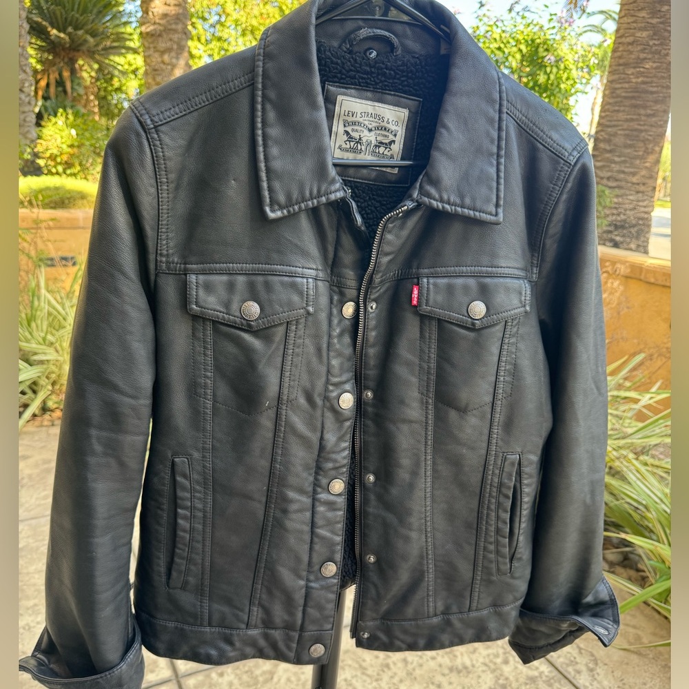 Levi’s Faux-Leather Trucker Jacket | Sherpa Lining | Size L